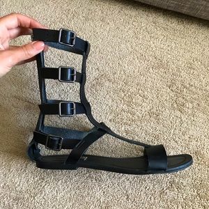 Steve Madden Black Gladiator Strappy Sandals 7.5